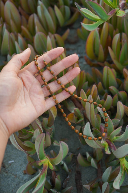 Kette "Venua" mit Holz und Edelstein
